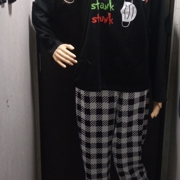 STINK STANK STUNK Graphic T-Shirt w/leggings - M - Picture 3 of 4